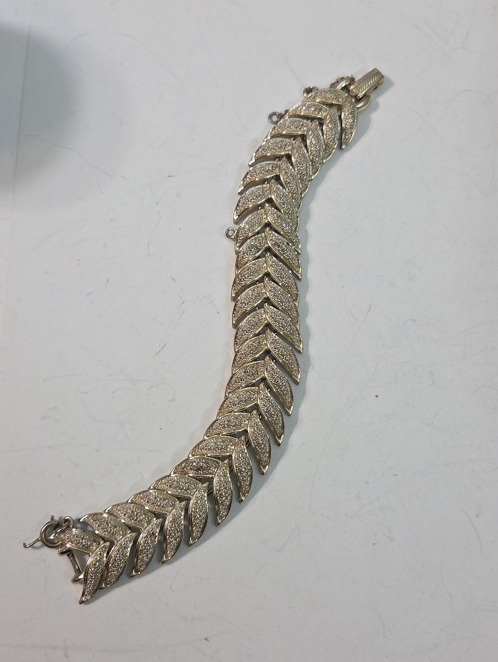 vintage coro shimmer leaf herringbone style bracelet gold tone 7.5in 50s